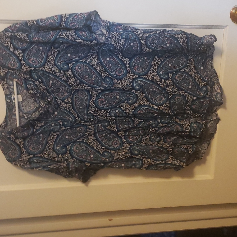 Paisley print 2x blouse with tie in front